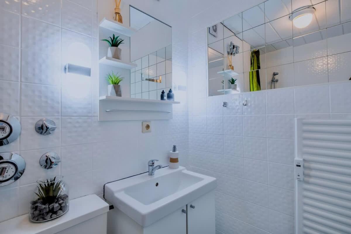 Relaxapartments Black Forest Nature Mit Beheiztem Indoor-Pool Und Sauna - Sonnenbalkon Mit Blick Ins Gruene, Schnelles Internet, Naehe Triberger Wasserfaelle, Fuer Bis Zu 2 Personen Шёнвальд Экстерьер фото